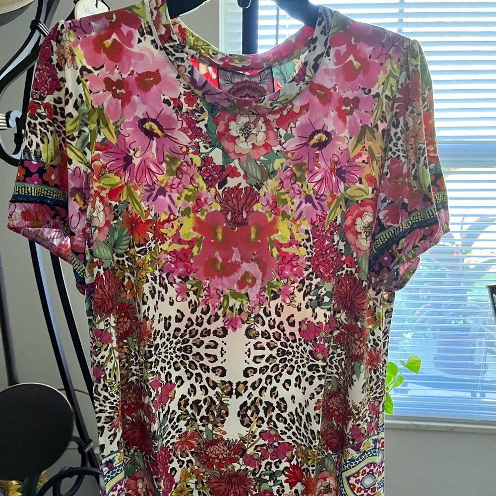 JOHNNY WAS PRE-LOVED AUTHENTIC ‘WILD GARDEN’ PUFF SLEEVES, CREW-NECK SOFT SHIRT - Picture 4 of 17